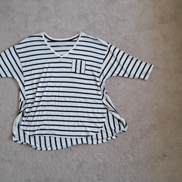Lane Bryant Tops - 🌲Lane Bryant 3/4 shirt navy and white size 18/20